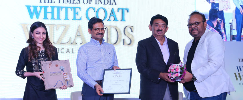 DR MANISH KHAITAN, DIRECTOR, NOBESITY HONORED AS TIMES OF INDIA WHITE COAT WIZARD OF GUJARAT IN BARIATRIC SURGERY
